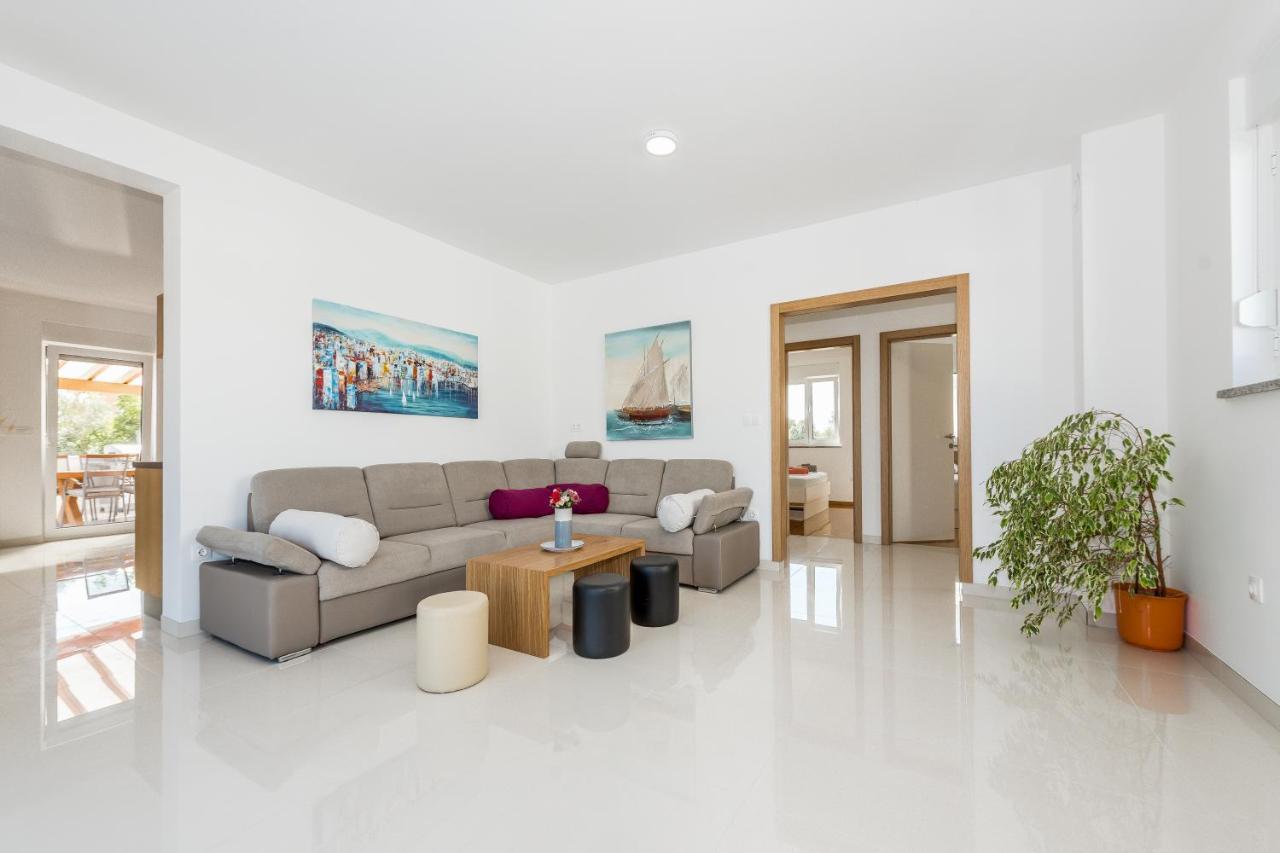 שיבניק Villa Jadrija Beach מראה חיצוני תמונה