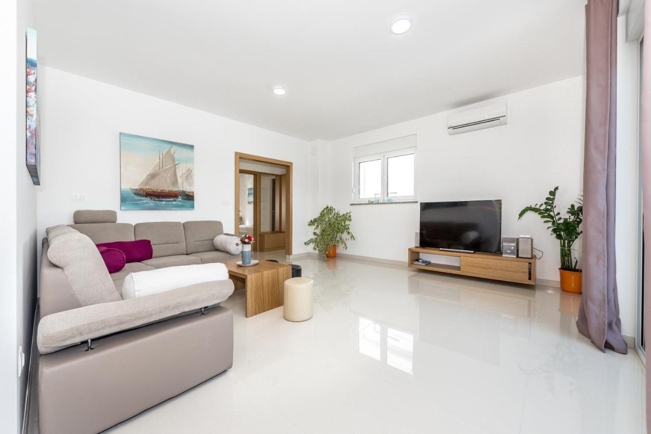שיבניק Villa Jadrija Beach מראה חיצוני תמונה