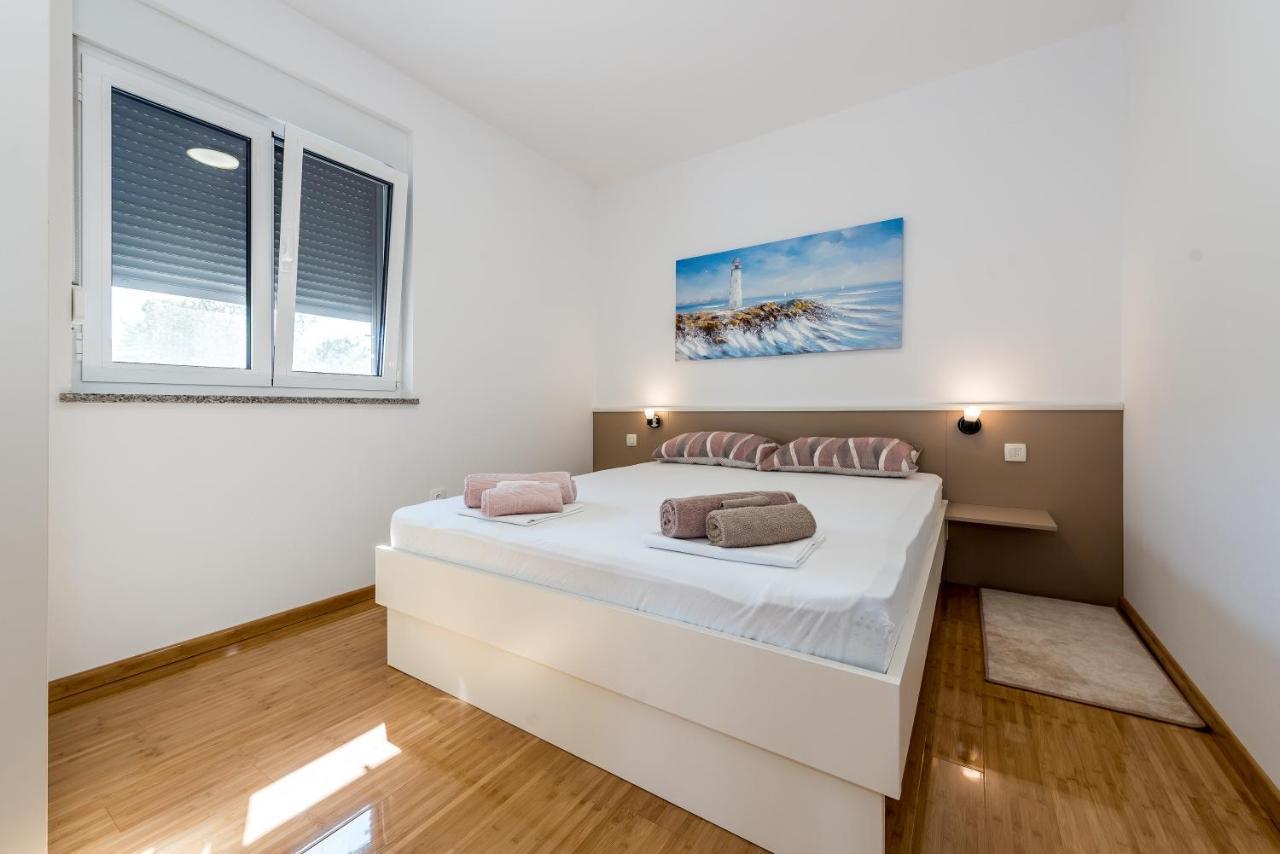 שיבניק Villa Jadrija Beach מראה חיצוני תמונה
