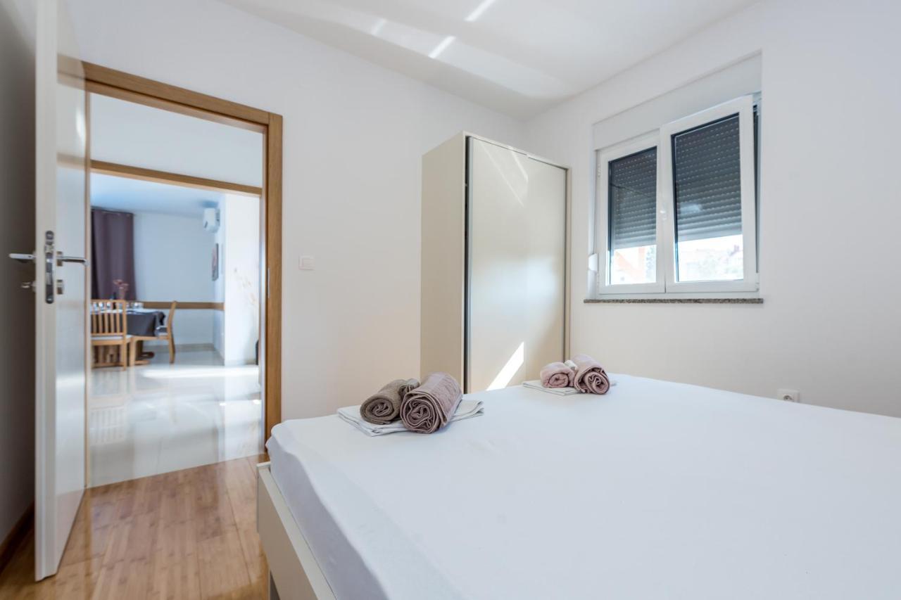 שיבניק Villa Jadrija Beach מראה חיצוני תמונה